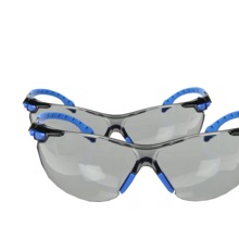 3M 7100079184 - 3M™ Solus Protective Eyewear with Grey Scotchgard™ Anti-Fog Lens, S1102SGAF